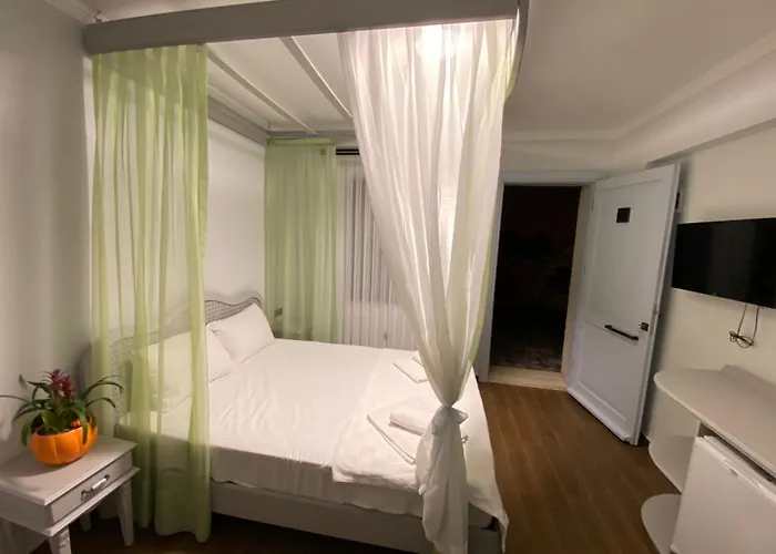 Alojamento de Acomodação e Pequeno-almoço Mara Köy ıçi Luxury Alaçatı 3*