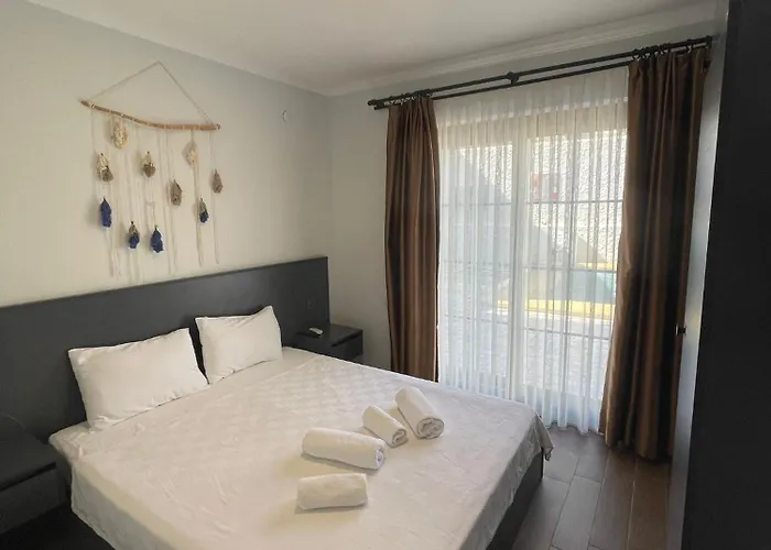Alojamento de Acomodação e Pequeno-almoço Mara Köy ıçi Luxury Alaçatı