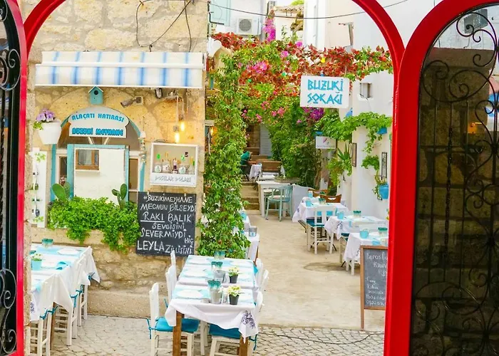 Alojamento de Acomodação e Pequeno-almoço Mara Köy ıçi Luxury Alaçatı